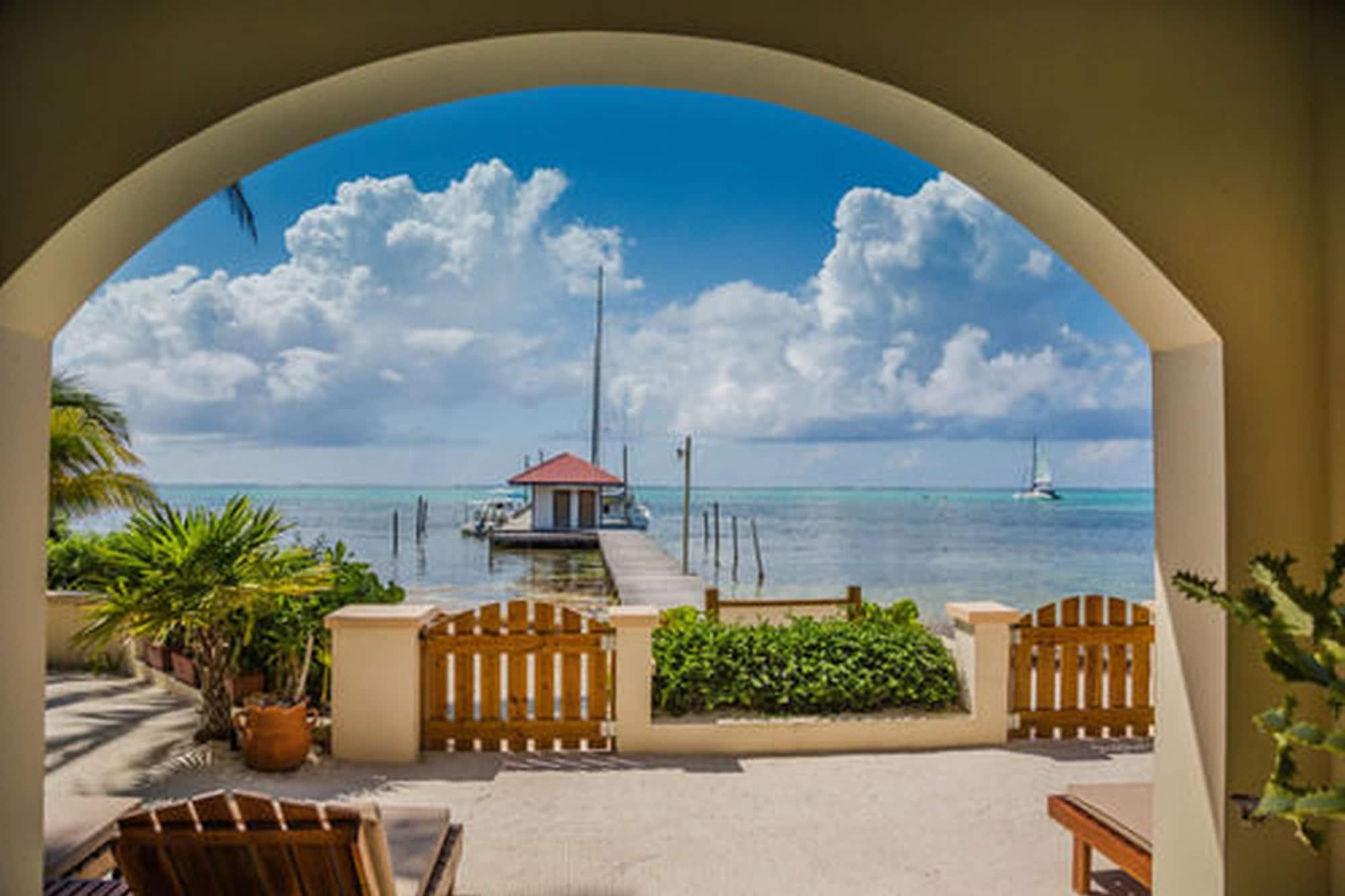 The Palms Oceanfront Suites San Pedro  Luaran gambar