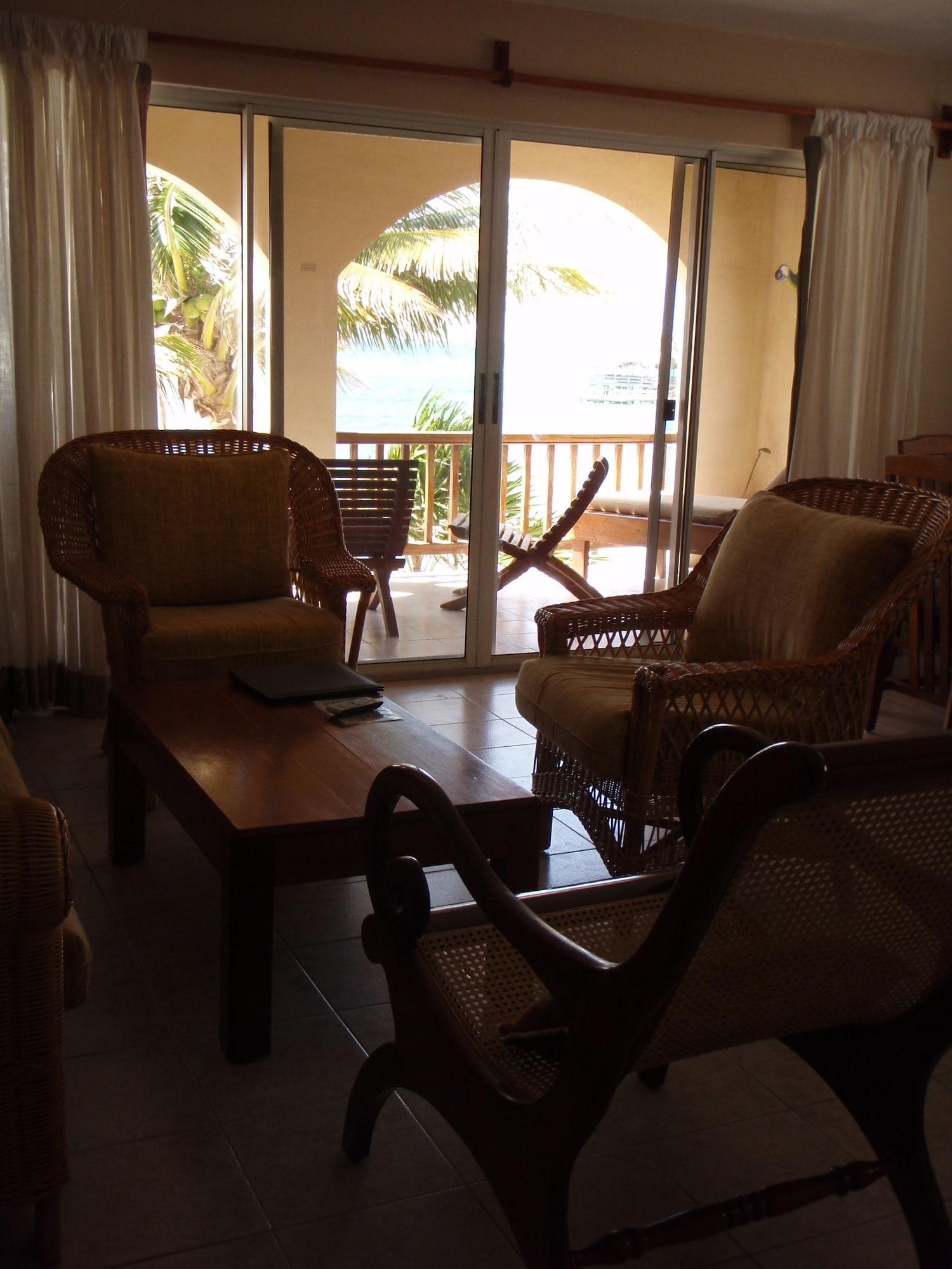 The Palms Oceanfront Suites San Pedro  Luaran gambar