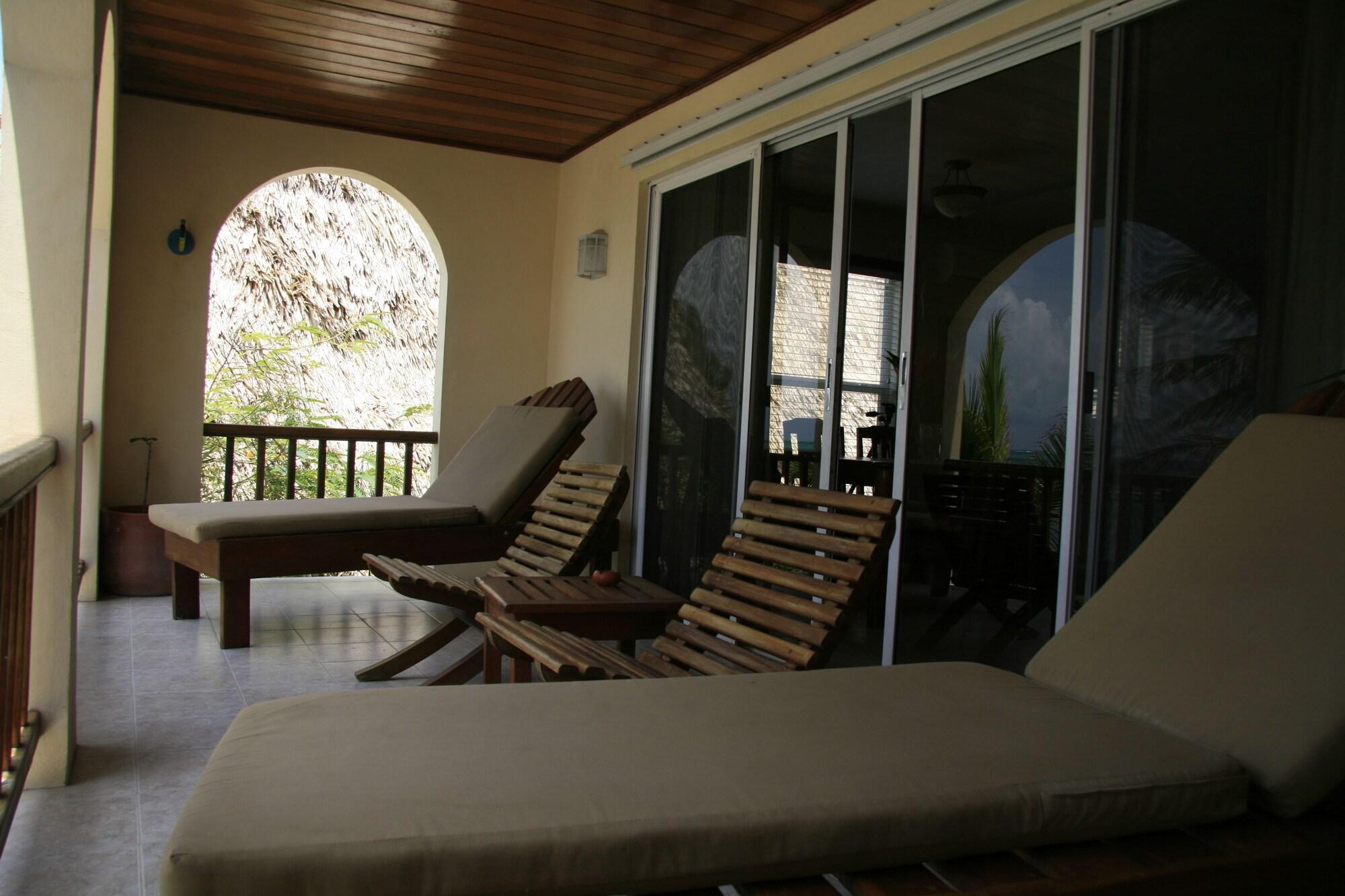 The Palms Oceanfront Suites San Pedro  Luaran gambar