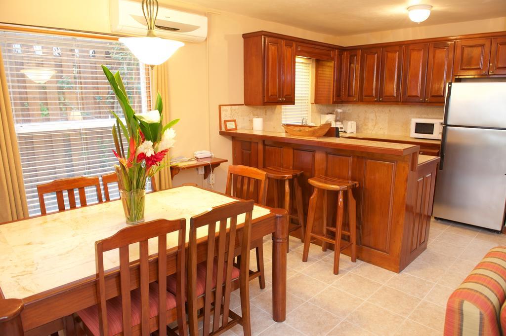 The Palms Oceanfront Suites San Pedro  Luaran gambar