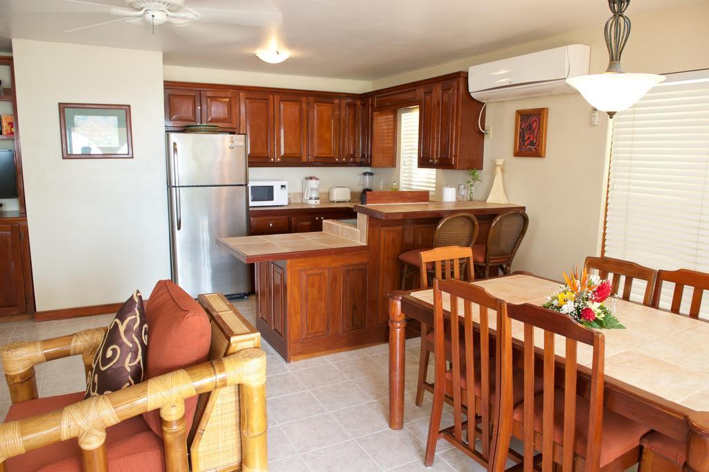 The Palms Oceanfront Suites San Pedro  Luaran gambar