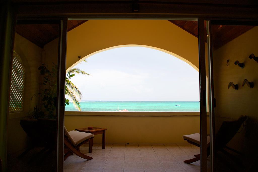 The Palms Oceanfront Suites San Pedro  Luaran gambar